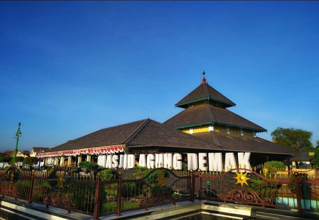 Travel Jogja Demak Kudus Pati PP
